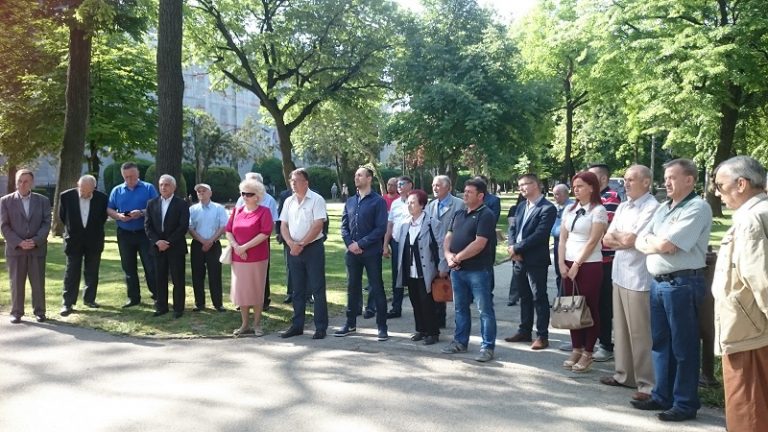 СОЦИЈАЛИСТИ ПОЖАРЕВАЧКОГ КРАЈА ПОЛОЖИЛИ ВЕНАЦ КРАЈ СПОМЕН ОБЕЛЕЖЈА ВАСЕ ПЕЛАГИЋА: Почаст зачетнику социјалистичке идеје
