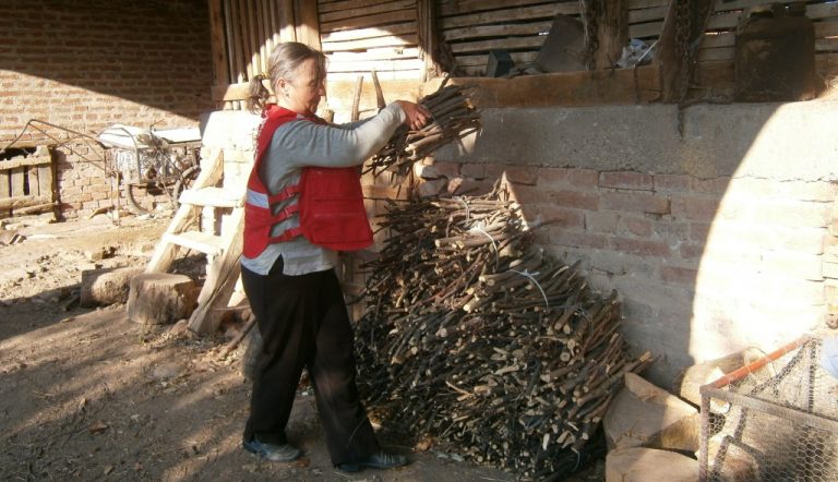 ЛИЦЕ И НАЛИЧЈЕ СИРОМАШТВА: Долази зима…