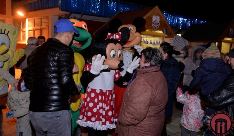 Костолац: Почео Новогодишњи вашар!