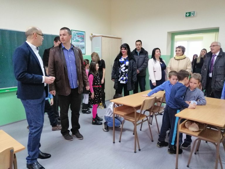 За реновирање ОШ „Вук Караџић“ у Забели 30 милиона динара