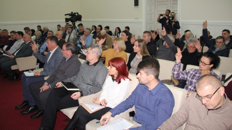 СЕДНИЦА СО ПЕТРОВАЦ: Буџет премашио милијарду динара