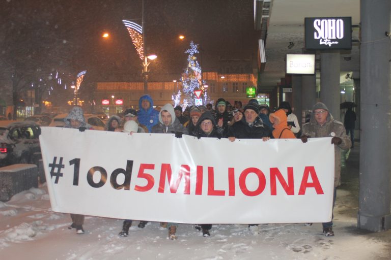 ПРВИ ПРОТЕСТ У ПОЖАРЕВЦУ