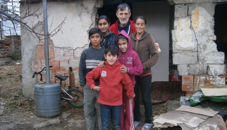 ЛИЦЕ И НАЛИЧЈЕ СИРОМАШТВА: Сиромаштво није срамота, нити судбина