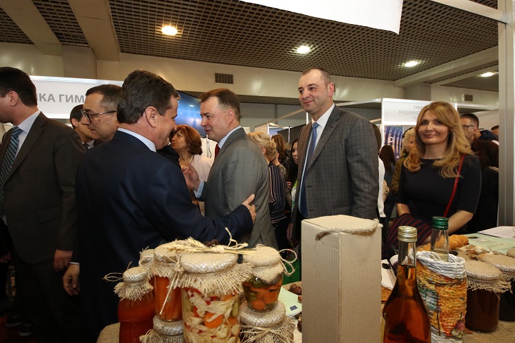 Презентација производа и знања