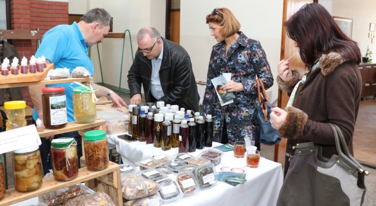 ЕТНО ДАН У ВТШСС ПОЖАРЕВАЦ: За добро вино подлога је сир