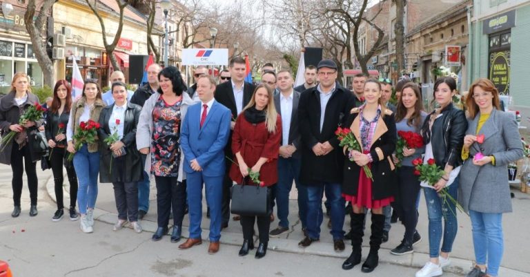 ГО СНС Пожаревац: Руже у знак пажње