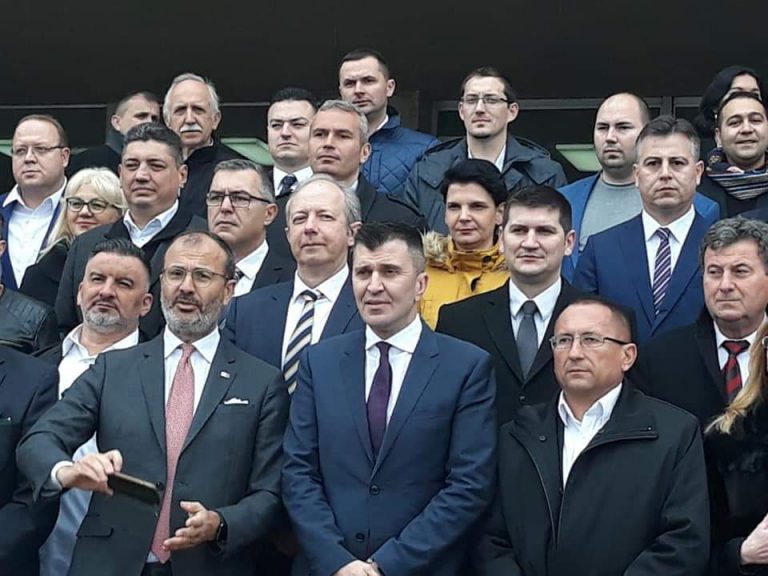 ПОЖАРЕВАЦ: Аутомобил тиму за инклузију Рома
