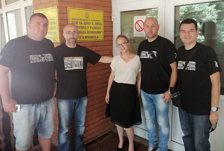 Навијачи Партизана из Пожаревца: Поклони за штићенике Дома у Стамници
