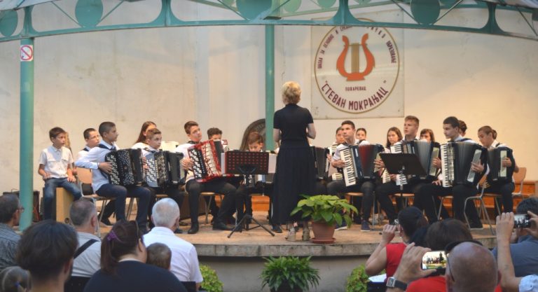 ШКОЛA „СТЕВАН МОКРАЊАЦ“: Обележен Светски дан музике