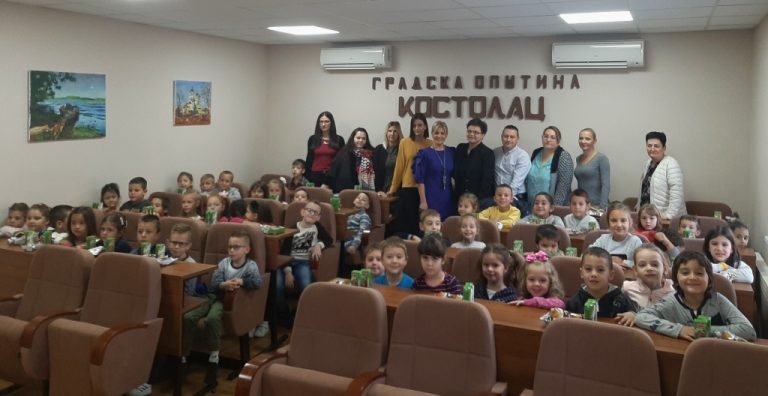 ПОВОДОМ ДЕЧИЈЕ НЕДЕЉЕ: Предшколци у одборничким клупама