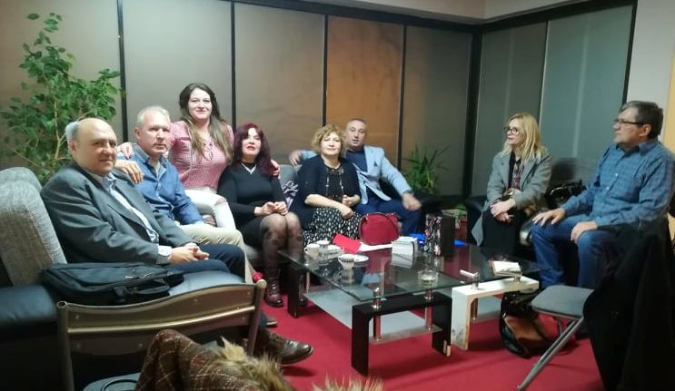 Cмехотресно разгибавање