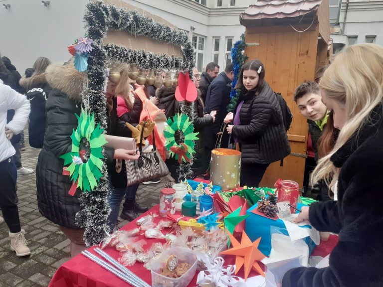 У пожаревачкој Медицинској школи: Хуманитарни вашар