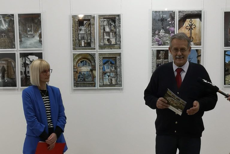 Пожаревац: Отворена изложба фотографија Рајка Каришића