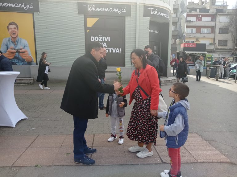 Покрет Влаха Србије: Женама за Осми март