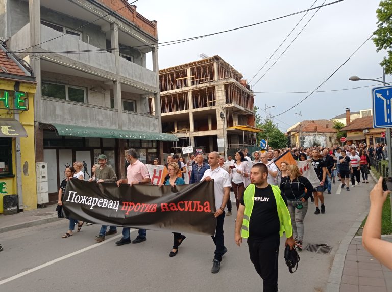 Први протест против насиља у Пожаревцу