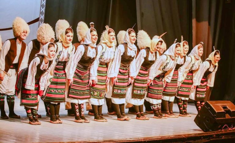У Дрмну приређен Сретењски фолклорни концерт