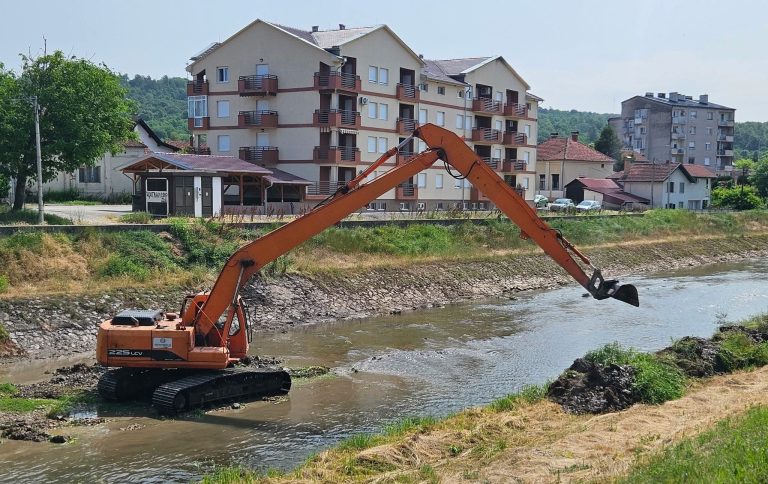 У Петровцу: Србијаводе раде на смањењу опасности од поплава