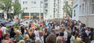 Протест и блокада код Пожаревачке гимназије (видео)