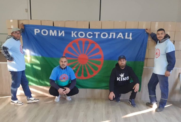 У Костолцу: Пакети помоћи за социјално угрожене ромске породице