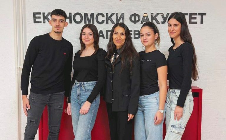 Kвиз о људима са новчаница: Друго место Економско трговинској школи Пожаревац