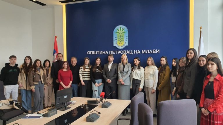 У Петровцу на Млави: Стипендије за 24 студента