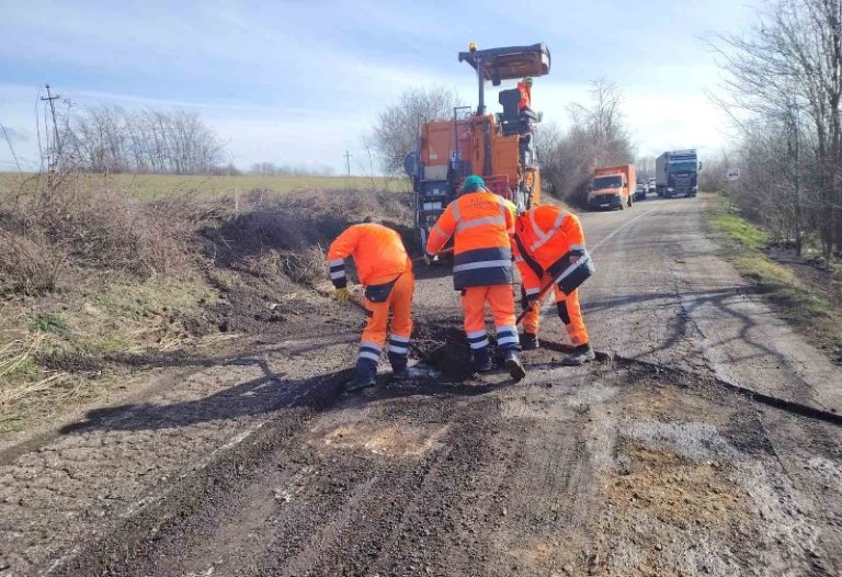 Велико Градиште: Нови асфалт између Љубиња и Печанице
