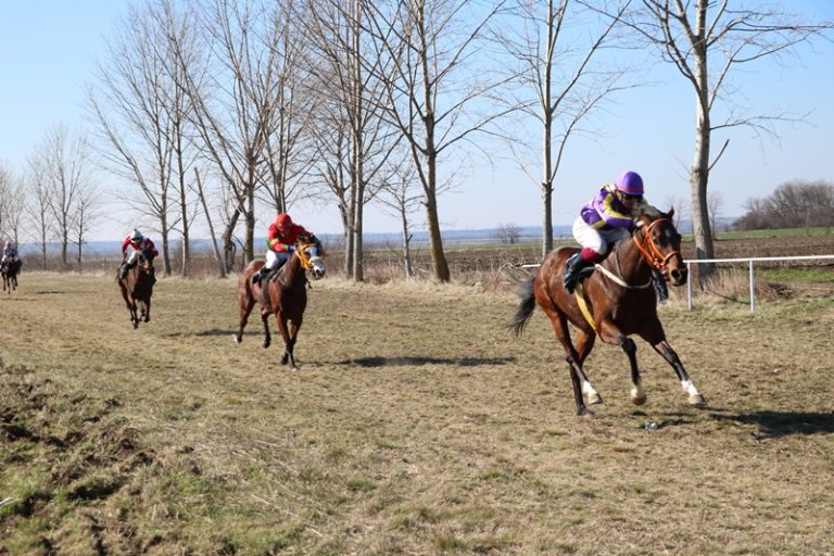 Галопске трке на Тодорову суботу