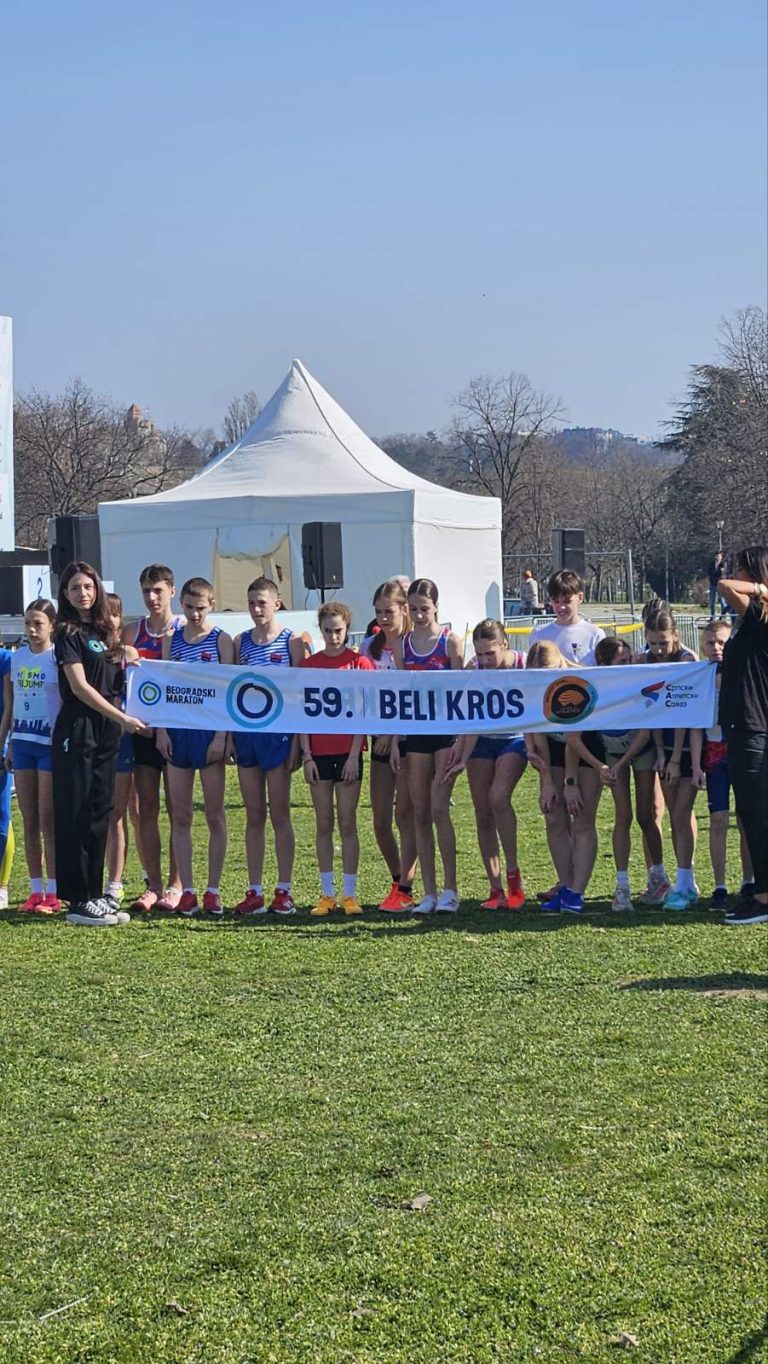 На Белом кросу у Београду: Бронзано одличје Тари Јаћимовић