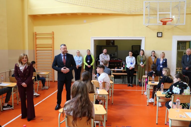 У основним школама: Пробни завршни испит за осмаке