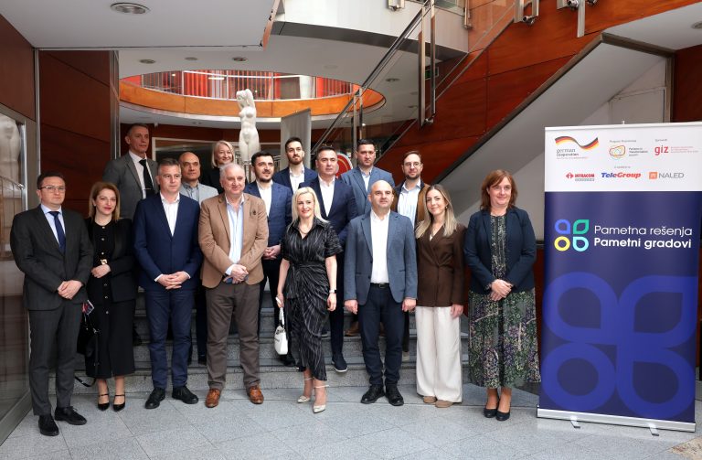 У Великом Градишту паметна станица за соларно пуњење електричних возила