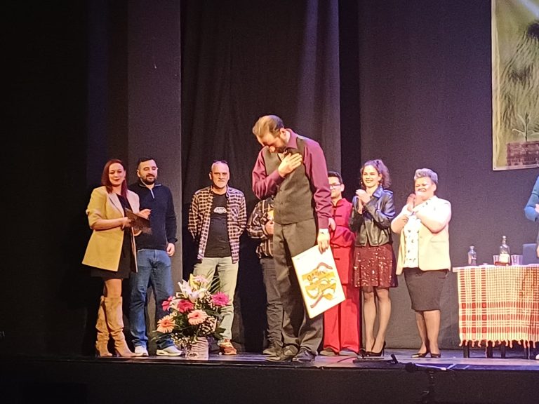 „Полтрон“ освојио срца кучевачке публике: Валентинo Ољача глумац пете фестивалске вечери