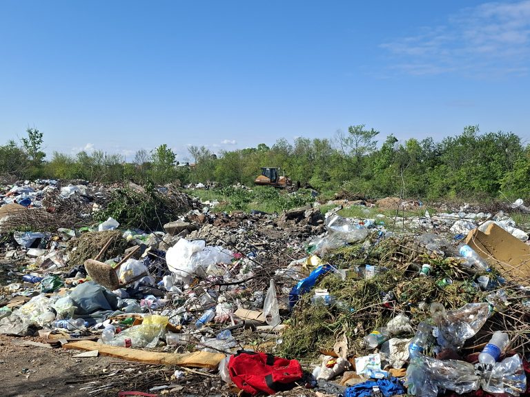 Санирана дивља депонија у Лучици. Следе Брежане и Дубравица.