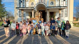 У Костолцу: Проглашени победници у фарбању јаја