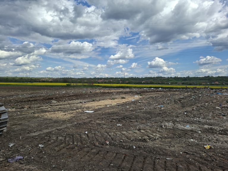 Наставља се чишћење дивљих депонија у селима