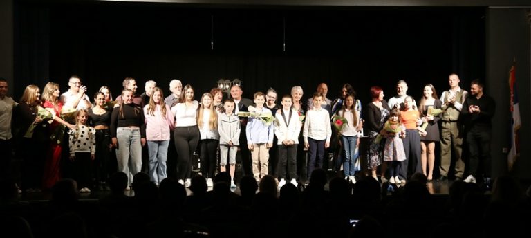 Четрдесет година Општинског аматерског позоришта у Малом Црнићу