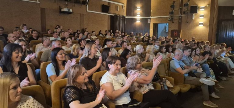 У организацији СНС Пожаревац: Успешна трибина о ризицима услед гојазности