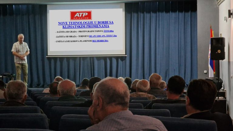 У Малом Црнићу: О предностима противградног топа за пољопривреднике
