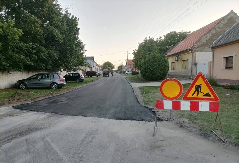 Радови у две улице у Острову и Петки