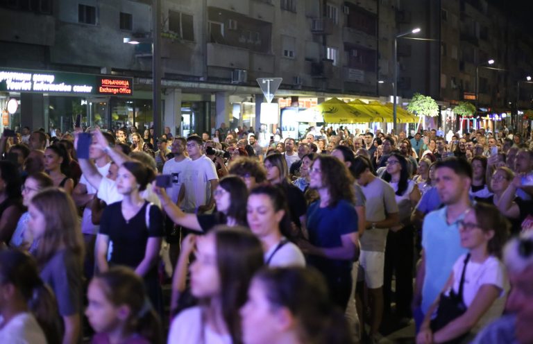 Након успешног наступа „Гвардије“, вечерас музика деведесетих