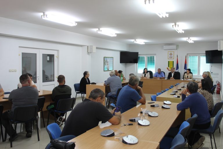 Мало Црниће наставља са  подршком пољопривредницина