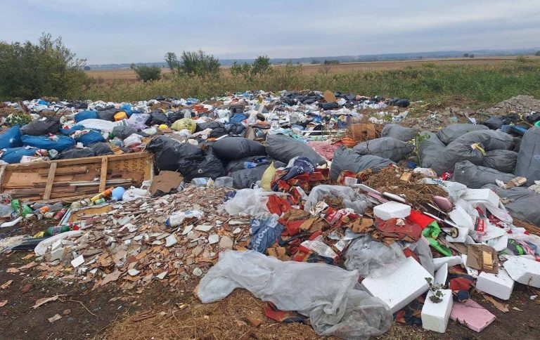 Комунално чистило још три дивље депоније у Батовцу и Касидолу