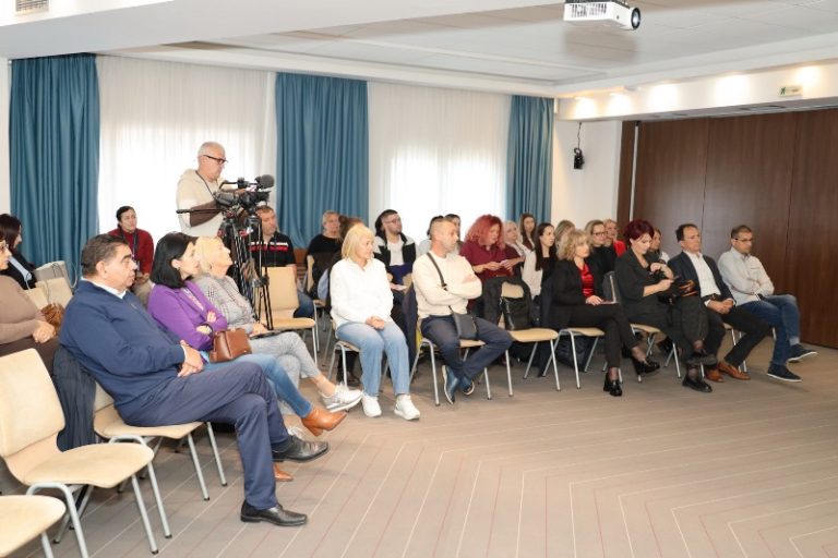У Великом Градишту: На конференцији „Заједно можемо победити рак“